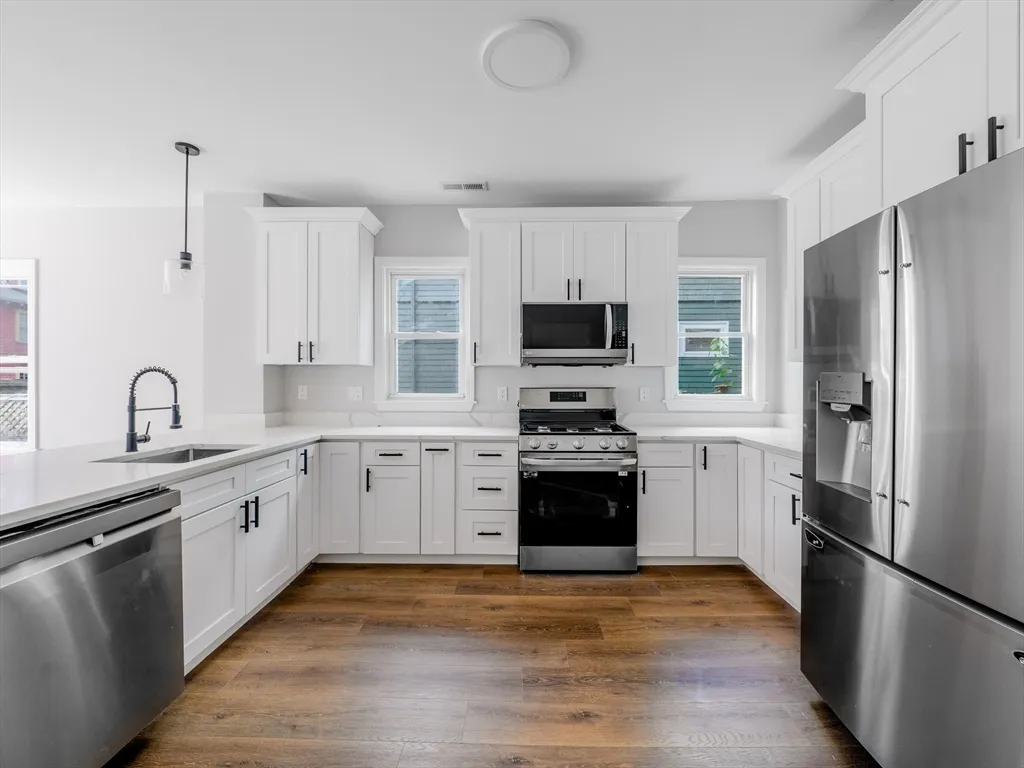3 bed, 2 bath apartment for rent at 22 Madison Ave Unit 2, North Cambridge — photo 3 of 9