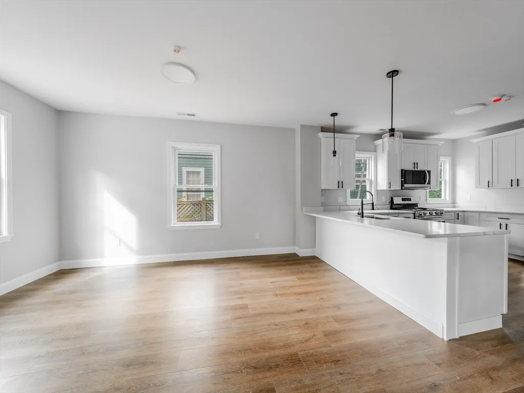 3 bed, 2 bath apartment for rent at 22 Madison Ave Unit 2, North Cambridge — photo 2 of 9