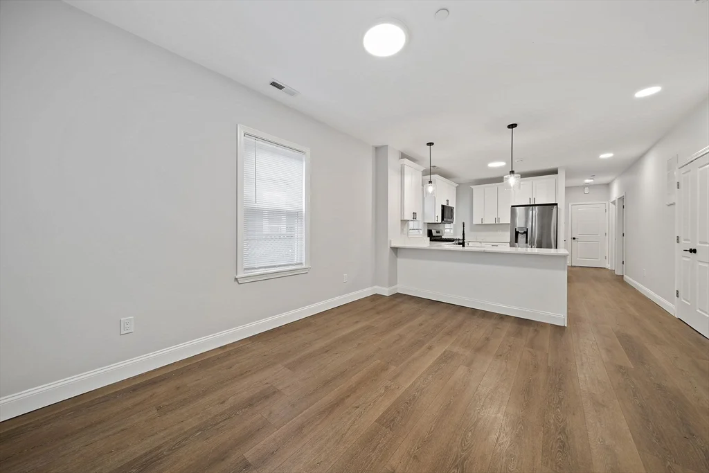 3 bed, 2 bath apartment for rent at 22 Madison Unit 1, North Cambridge — photo 5 of 25