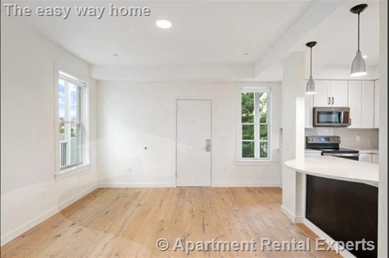 4 bed, 2 bath apartment for rent at 22 Magazine St Unit 3, Central Square — photo 3 of 8