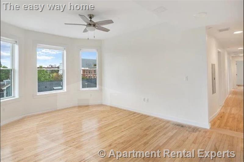 4 bed, 2 bath apartment for rent at 22 Magazine St Unit 3, Central Square — photo 4 of 8