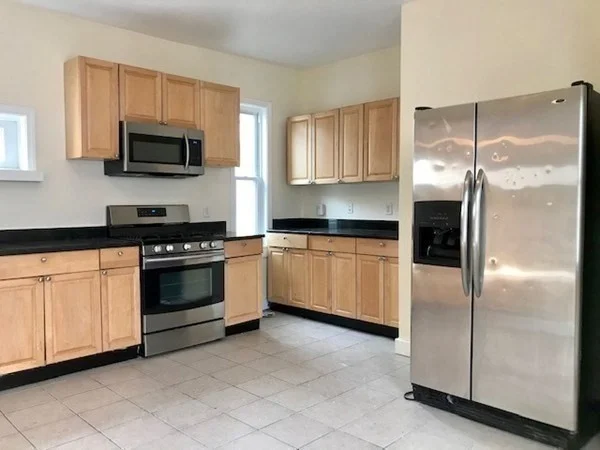 4 bed, 2 bath apartment for rent at 22 Marcella St Unit 2, Roxbury — photo 3 of 10