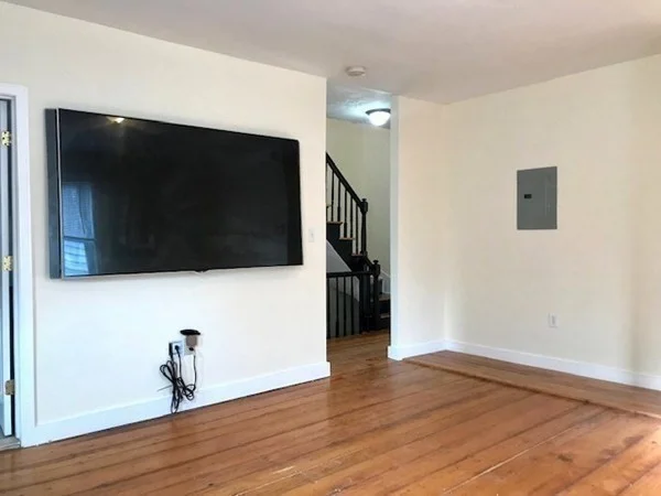 4 bed, 2 bath apartment for rent at 22 Marcella St Unit 2, Roxbury — photo 4 of 10