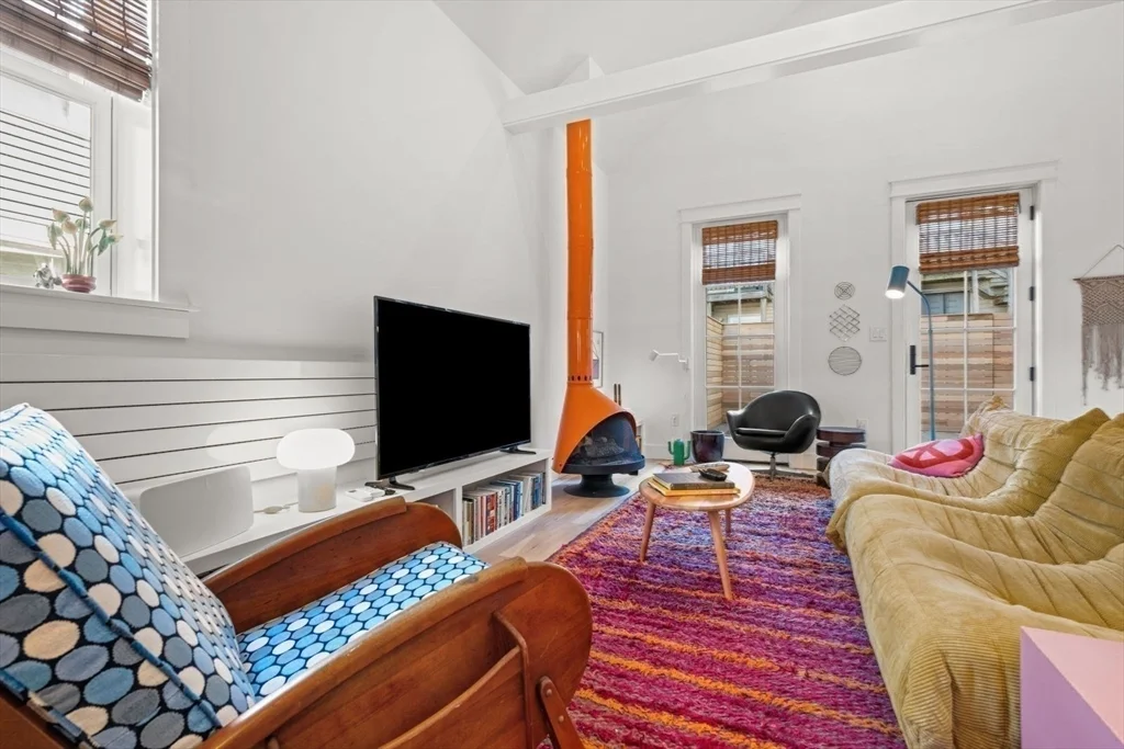 3 bed, 2 bath apartment for rent at 22 Mitchell St Unit 1, South Boston — photo 3 of 41