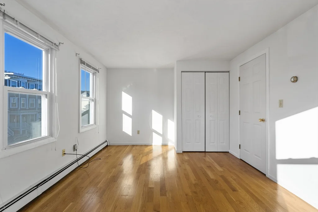 3 bed, 2 bath apartment for rent at 22 Mt Vernon Unit B, Dorchester — photo 10 of 20