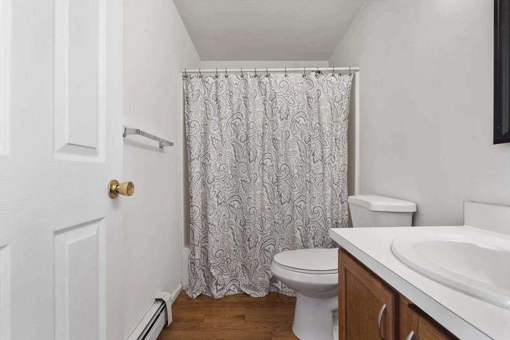 3 bed, 2 bath apartment for rent at 22 Mt Vernon Unit B, Dorchester — photo 11 of 20