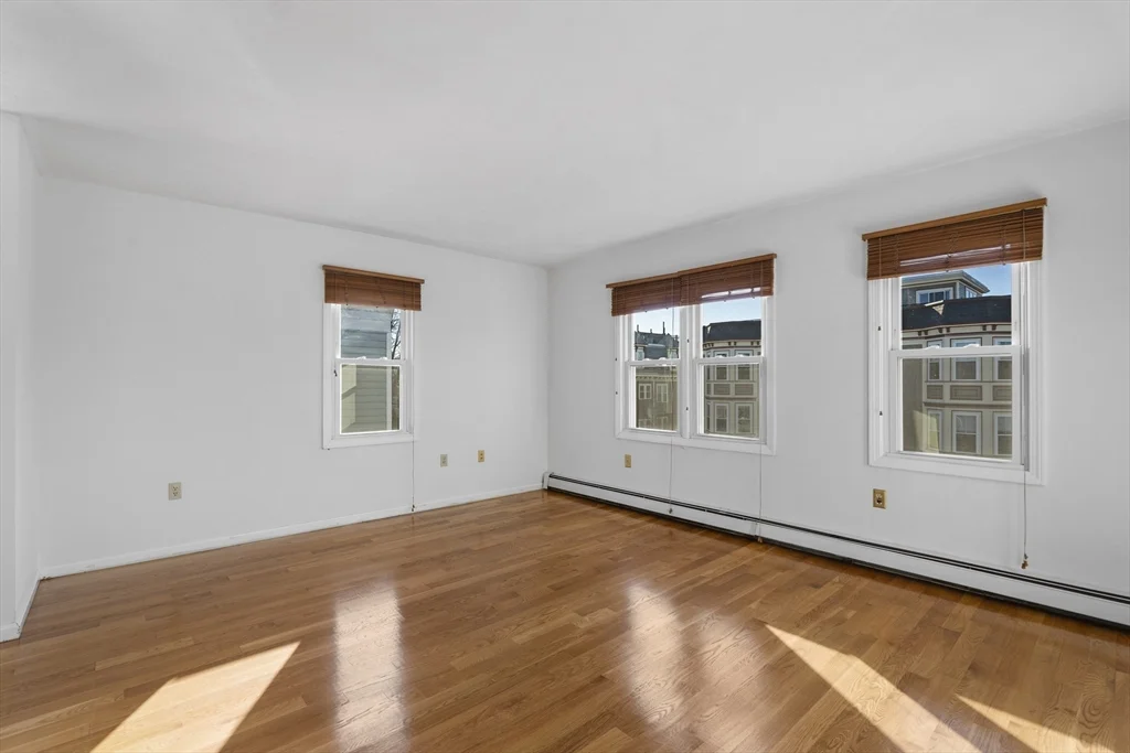 3 bed, 2 bath apartment for rent at 22 Mt Vernon Unit B, Dorchester — photo 14 of 20