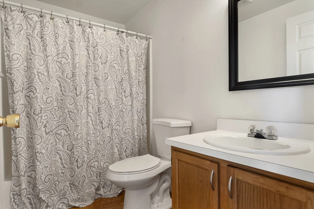 3 bed, 2 bath apartment for rent at 22 Mt Vernon Unit B, Dorchester — photo 12 of 20