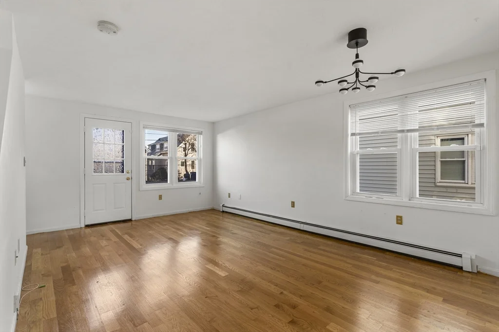 3 bed, 2 bath apartment for rent at 22 Mt Vernon Unit B, Dorchester — photo 4 of 20