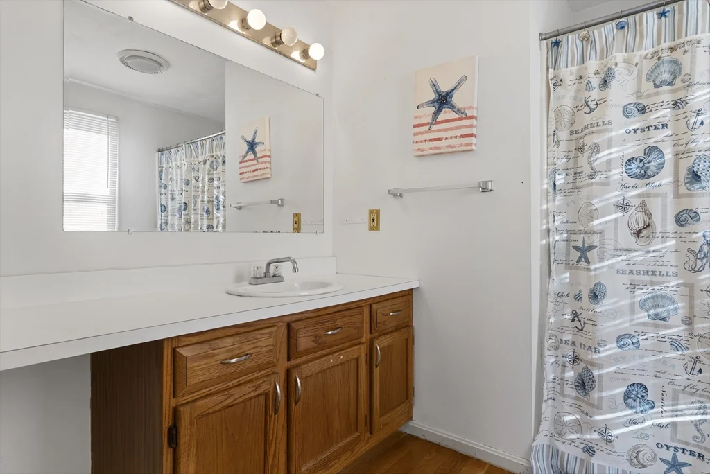 3 bed, 2 bath apartment for rent at 22 Mt Vernon Unit B, Dorchester — photo 17 of 20