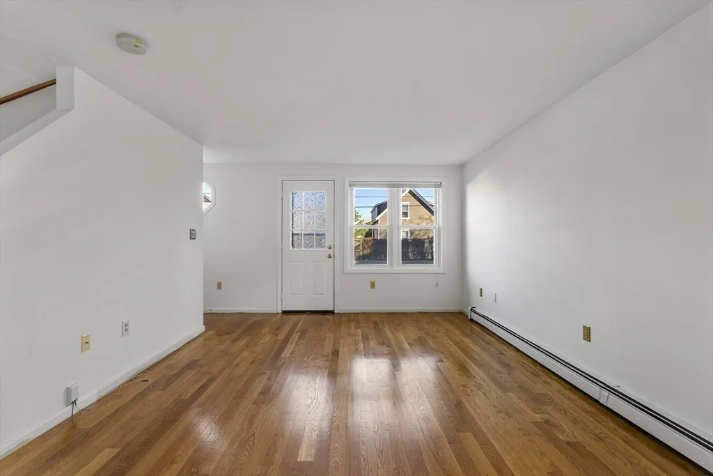 3 bed, 2 bath apartment for rent at 22 Mt Vernon Unit B, Dorchester — photo 5 of 20