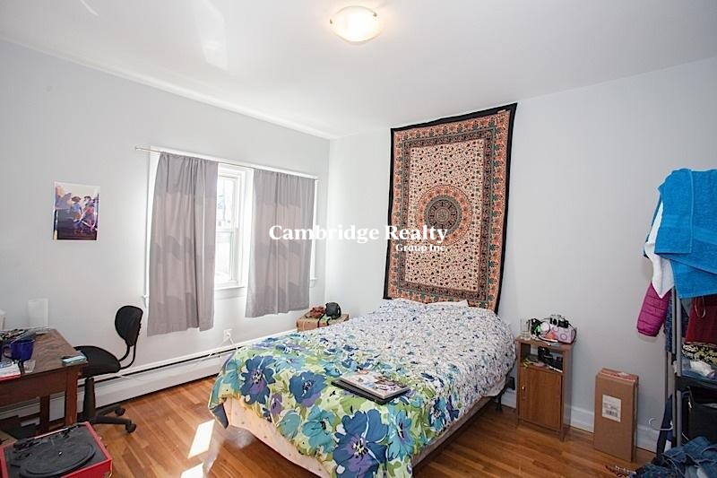 2 bed, 1 bath apartment for rent at 22 Murdock St Unit 1T, Powder House Square — photo 3 of 6