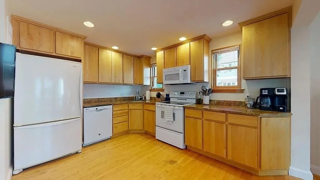 3 bed, 1 bath apartment for rent at 22 N Mead St, Charlestown — photo 6 of 7