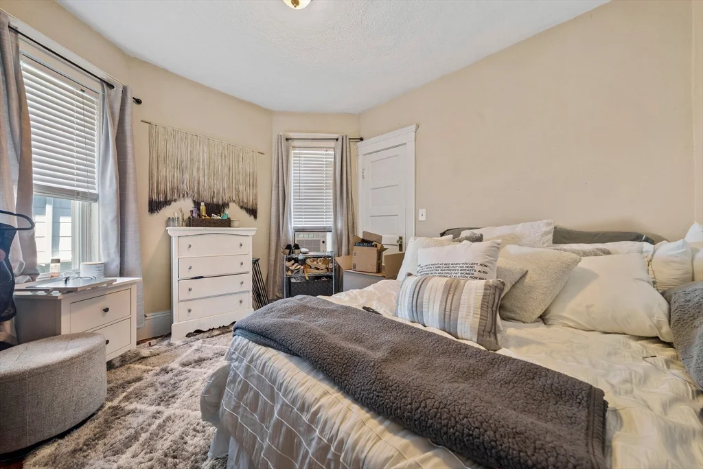 2 bed, 1 bath apartment for rent at 22 N Munroe Ter Unit 2, Boston — photo 11 of 18