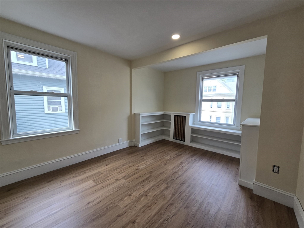 4 bed, 2 bath apartment for rent at 22 Newcastle Rd Unit 22, Brighton — photo 11 of 12