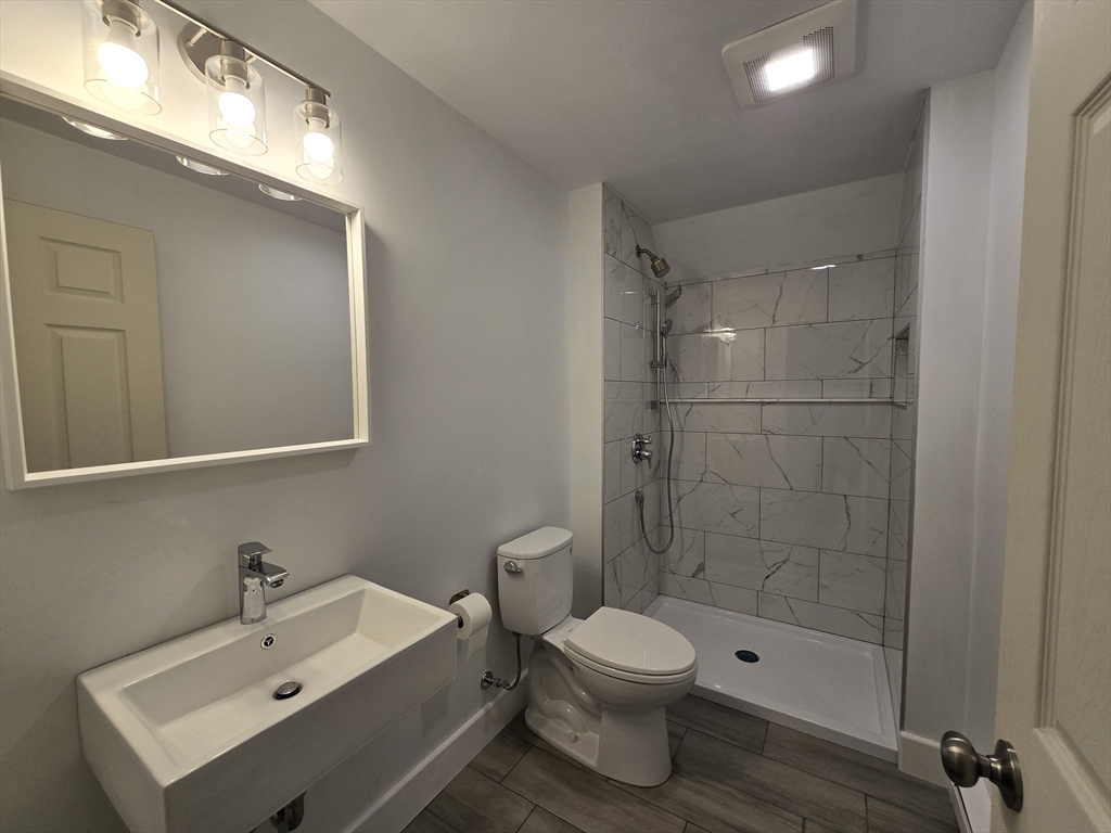 4 bed, 2 bath apartment for rent at 22 Newcastle Rd Unit 22, Brighton — photo 5 of 12