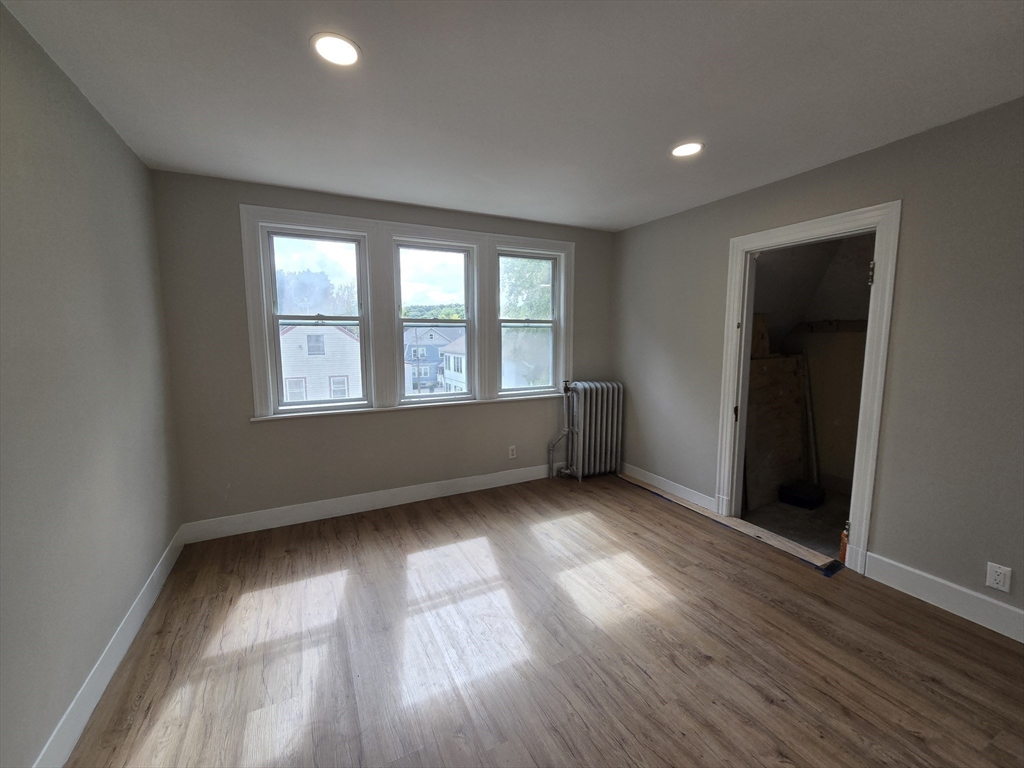 4 bed, 2 bath apartment for rent at 22 Newcastle Rd Unit 22, Brighton — photo 6 of 12