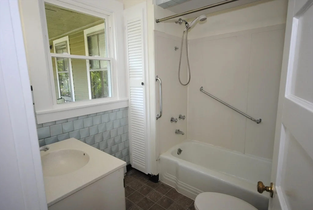 3 bed, 1 bath apartment for rent at 22 North St Unit 22, Three Rivers — photo 8 of 21