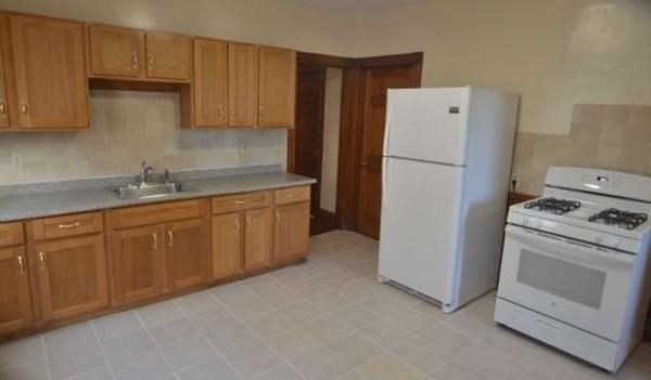 3 bed, 1 bath apartment for rent at 22 Norton St Unit 3, Dorchester — photo 3 of 12