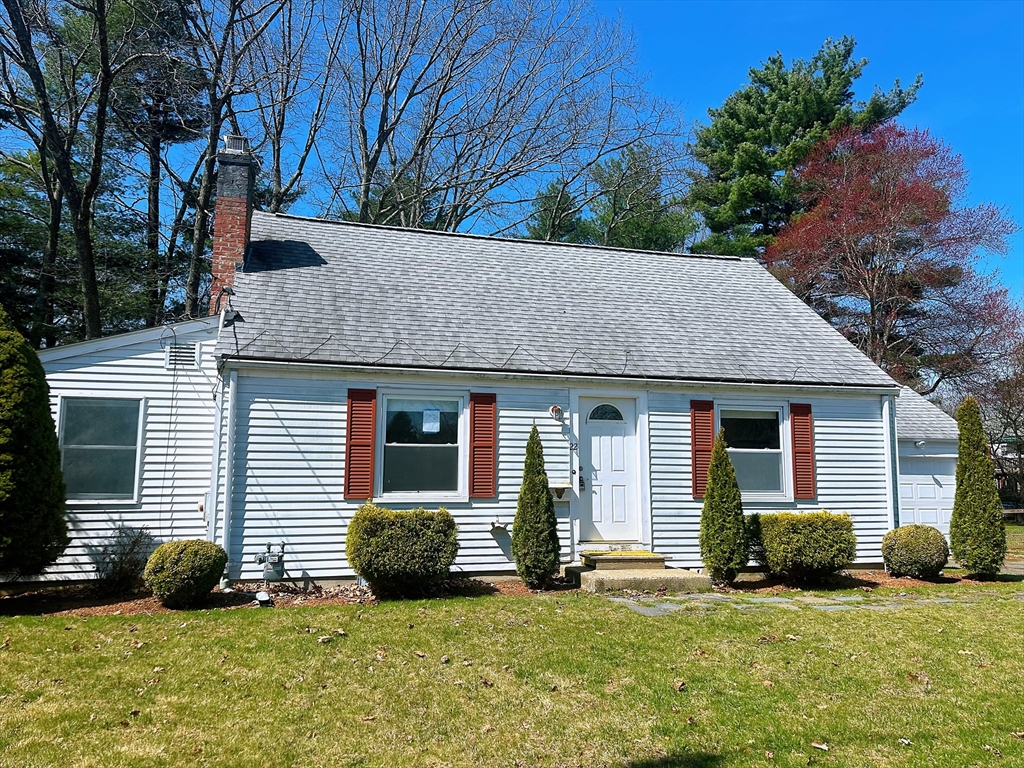 4 bed, 2 bath apartment for rent at 22 Oak St, Natick — photo 1 of 15