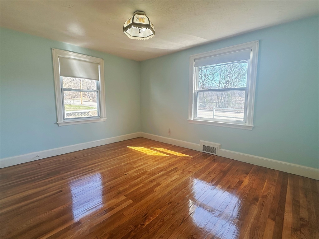 4 bed, 2 bath apartment for rent at 22 Oak St, Natick — photo 8 of 15