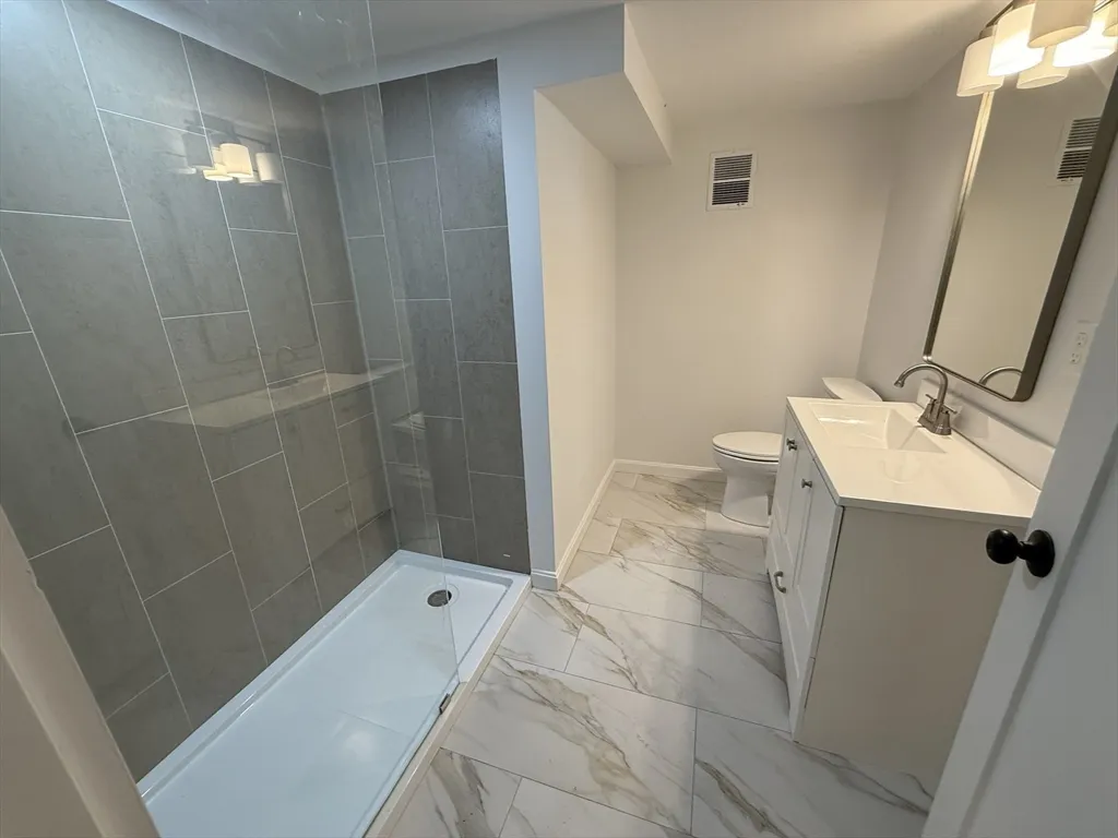 1 bed, 1.5 bath apartment for rent at 22 Oakland Rd Unit B, High Street Hill — photo 9 of 9