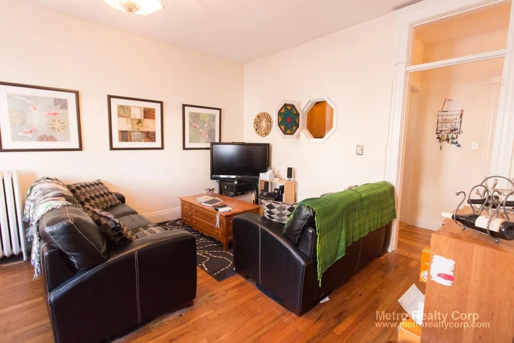 2 bed, 1 bath apartment for rent at 22 Orkney Unit 1, Brighton