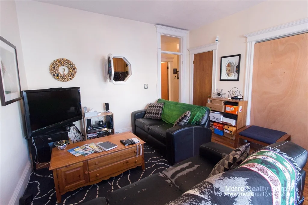 2 bed, 1 bath apartment for rent at 22 Orkney Unit 1, Brighton — photo 3 of 6