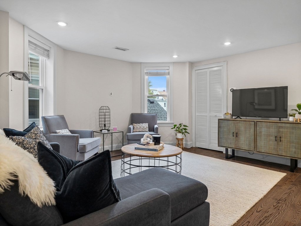 3 bed, 2 bath apartment for rent at 22 Otis St Unit 2, Somerville — photo 6 of 23