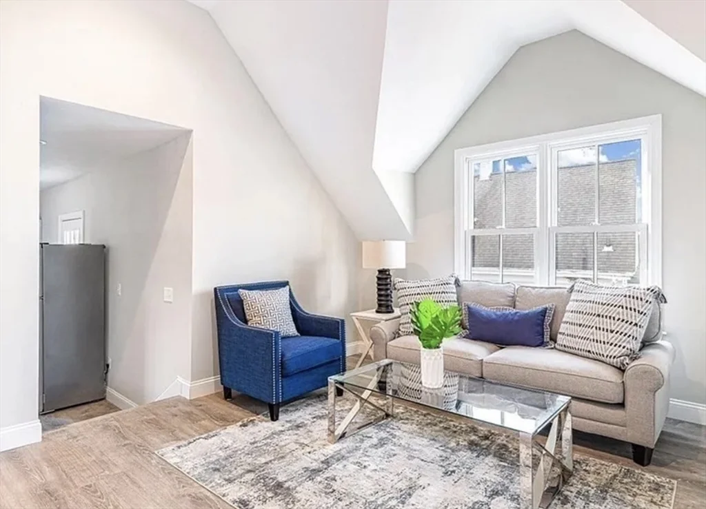 2 bed, 1 bath apartment for rent at 22 Pacific St Unit 2, Rockland — photo 1 of 7