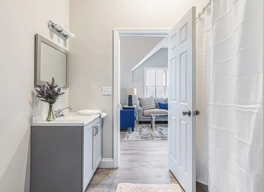2 bed, 1 bath apartment for rent at 22 Pacific St Unit 2, Rockland — photo 5 of 7