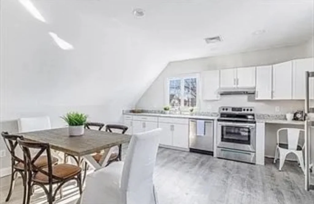 2 bed, 1 bath apartment for rent at 22 Pacific St Unit 2, Rockland — photo 2 of 7