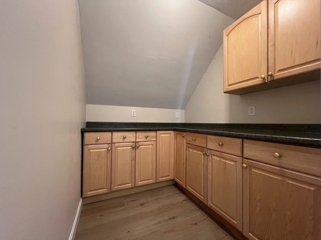 2 bed, 1 bath apartment for rent at 22 Park Rd Unit 3, Belmont — photo 3 of 19