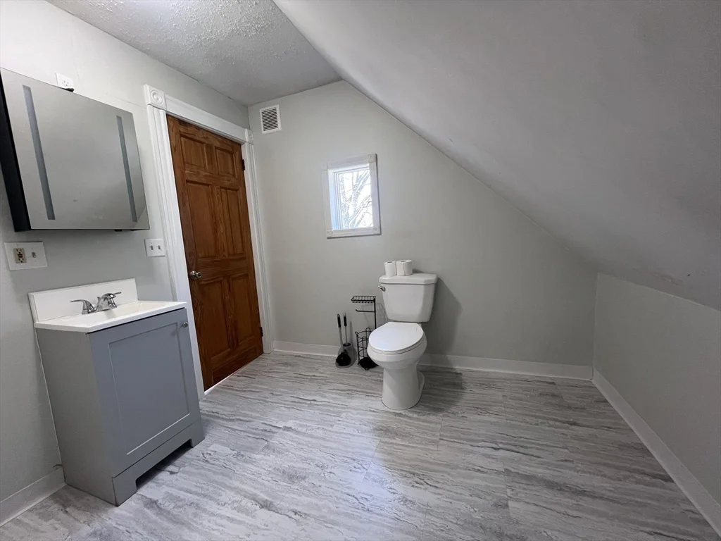 2 bed, 1 bath apartment for rent at 22 Park Rd Unit 3, Belmont — photo 9 of 19