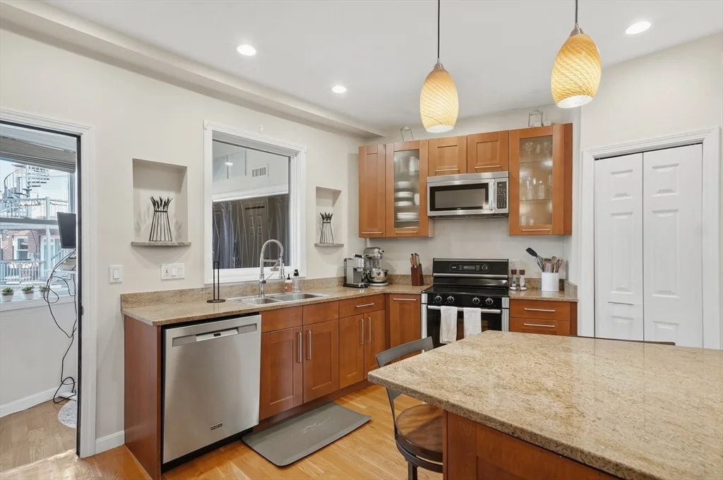 1 bed, 1 bath apartment for rent at 22 Park St Unit 3, Charlestown — photo 5 of 18