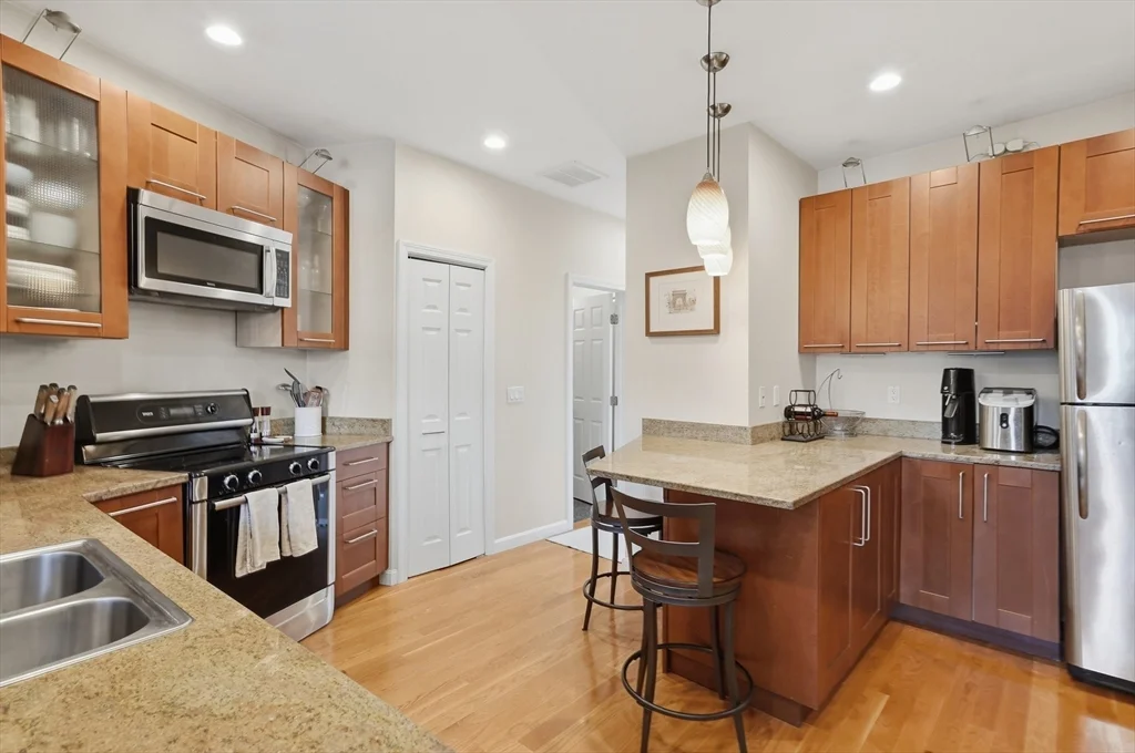 1 bed, 1 bath apartment for rent at 22 Park St Unit 3, Charlestown — photo 6 of 18