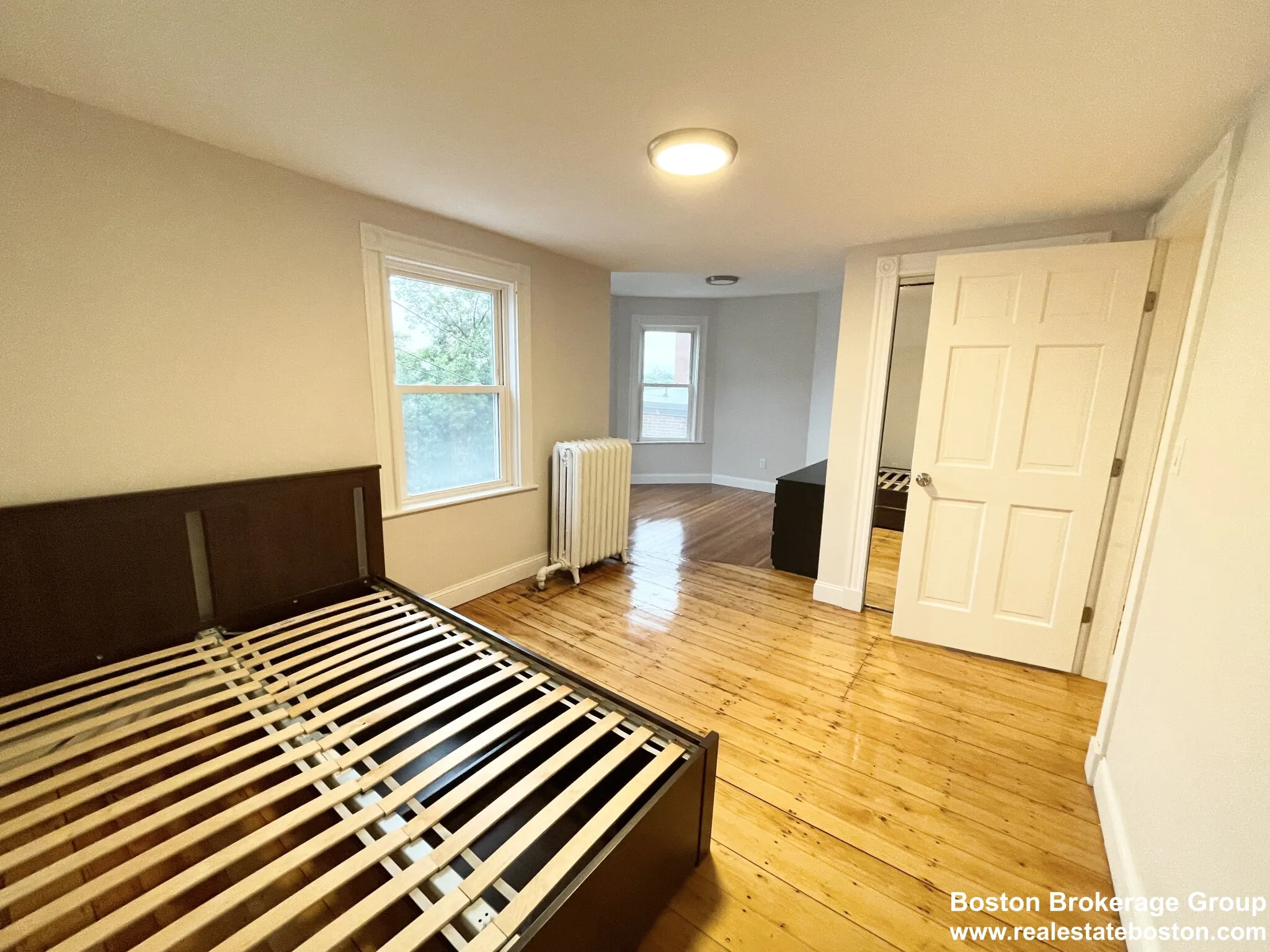 6 bed, 2 bath apartment for rent at 22 Parker Hill Ave Unit 2, Mission Hill — photo 7 of 11