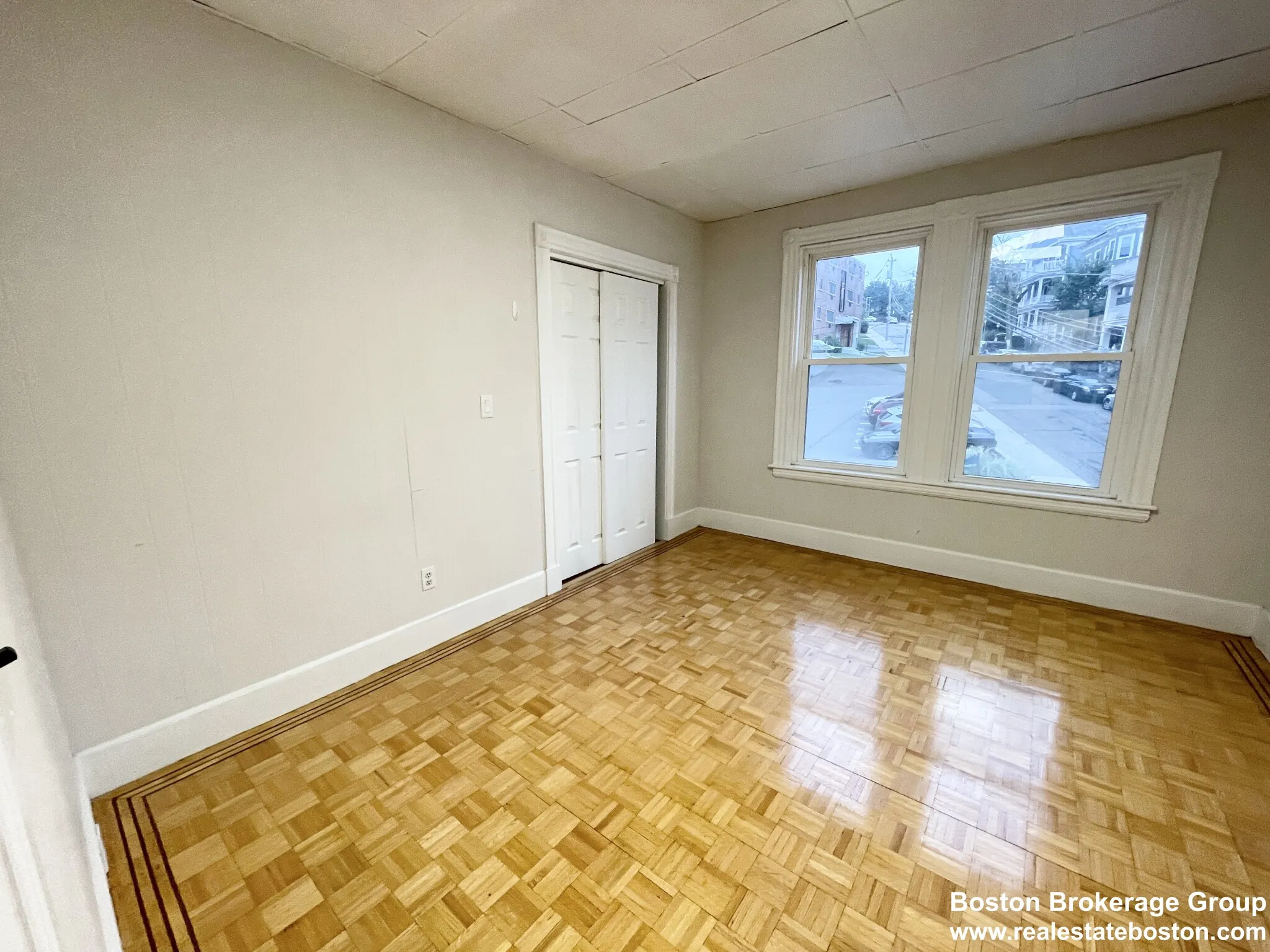 6 bed, 2 bath apartment for rent at 22 Parker Hill Ave Unit 2, Mission Hill — photo 5 of 11