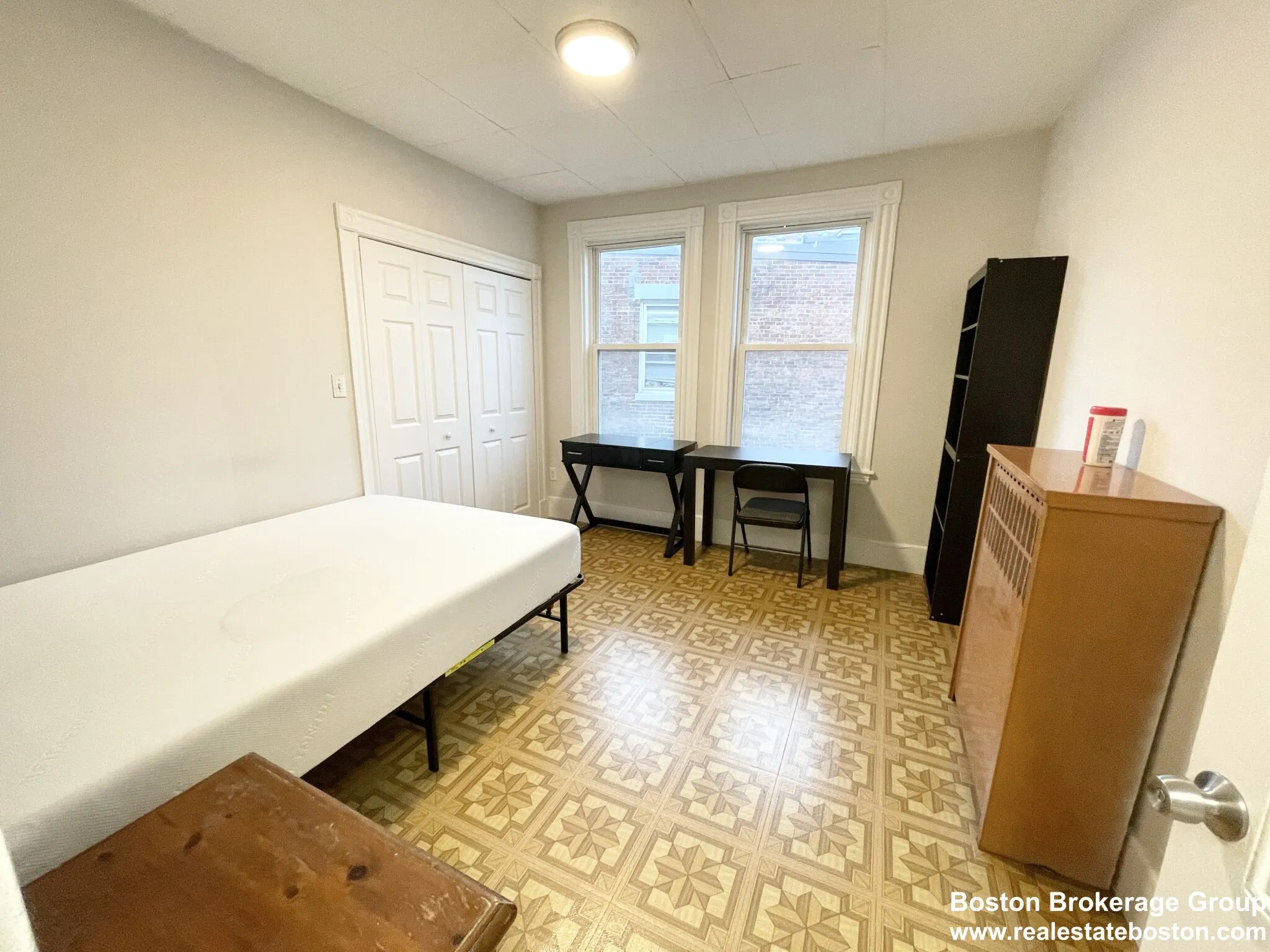 6 bed, 2 bath apartment for rent at 22 Parker Hill Ave Unit 2, Mission Hill — photo 6 of 11