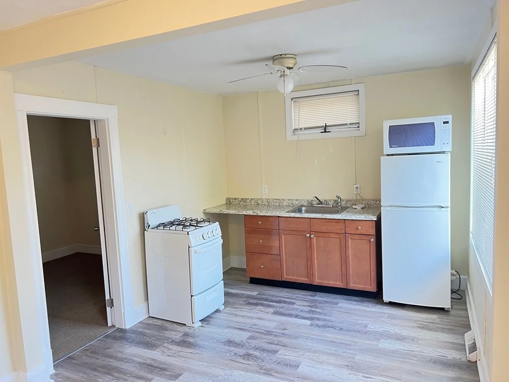 1 bed, 1 bath apartment for rent at 22 Pauline St Unit 1, Winthrop — photo 3 of 6