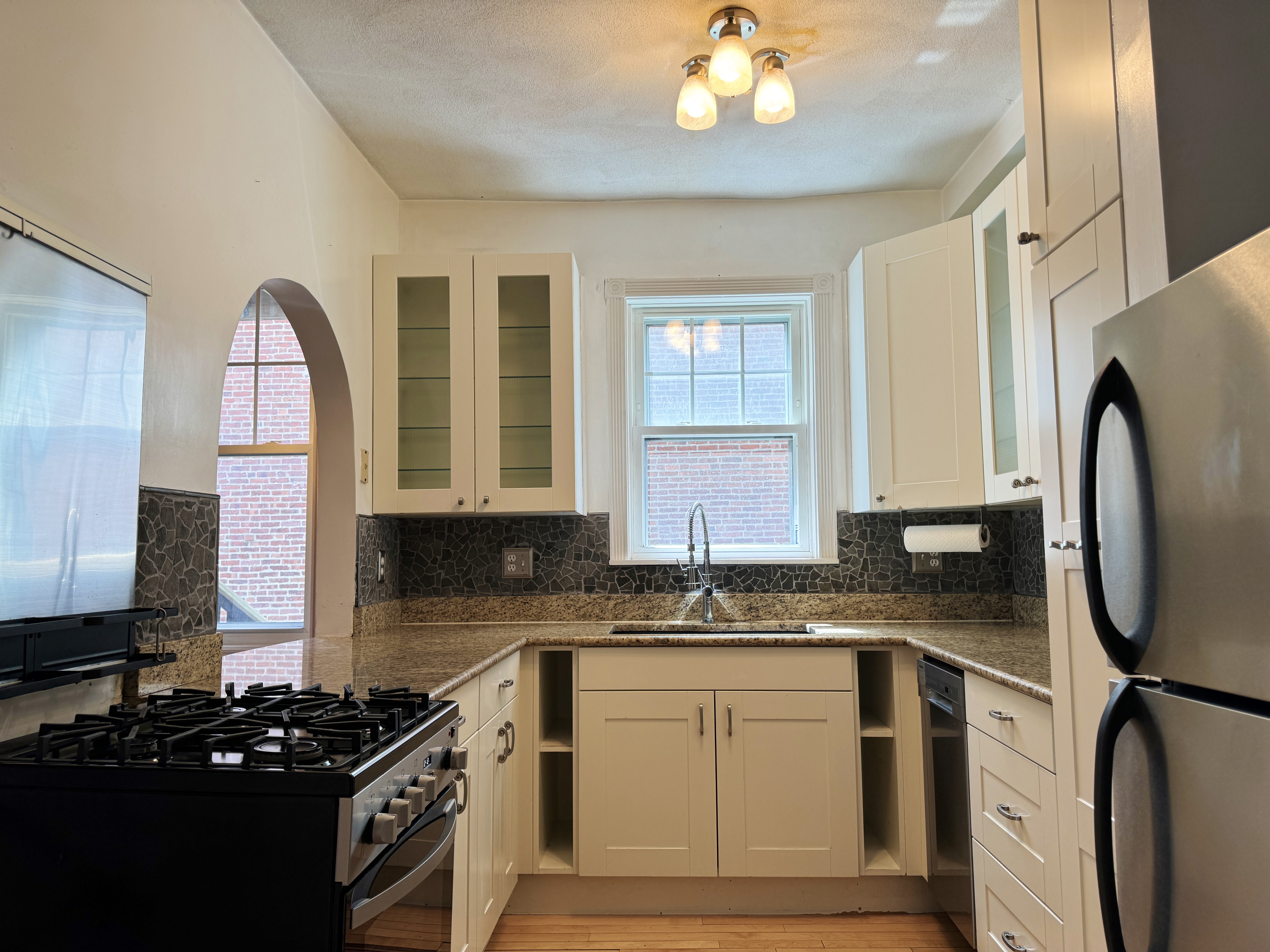 2 bed, 2 bath apartment for rent at 22 Pembroke St Unit 1, Chelsea — photo 4 of 15