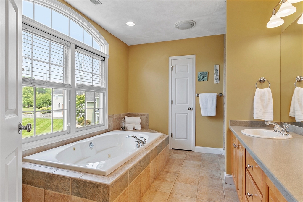 5 bed, 3 bath apartment for rent at 22 Periwinkle Way, North Andover — photo 25 of 39
