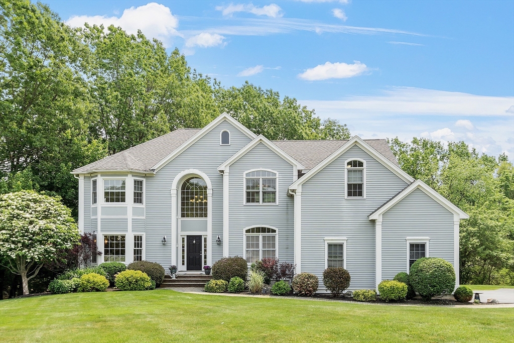 5 bed, 3 bath apartment for rent at 22 Periwinkle Way, North Andover — photo 1 of 39