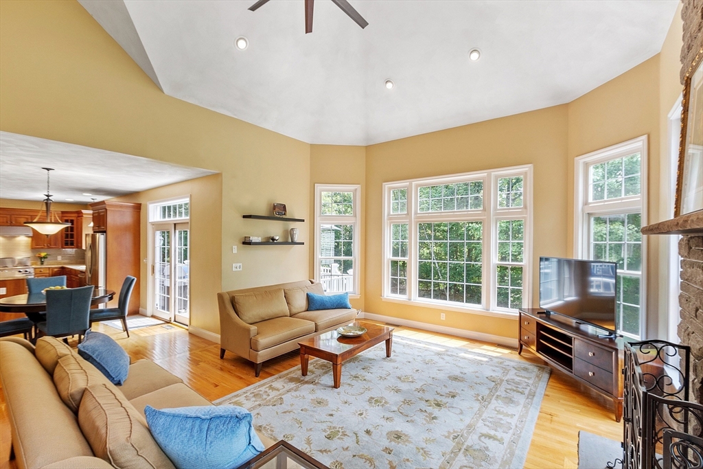 5 bed, 3 bath apartment for rent at 22 Periwinkle Way, North Andover — photo 14 of 39