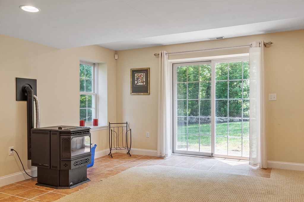 5 bed, 3 bath apartment for rent at 22 Periwinkle Way, North Andover — photo 32 of 39