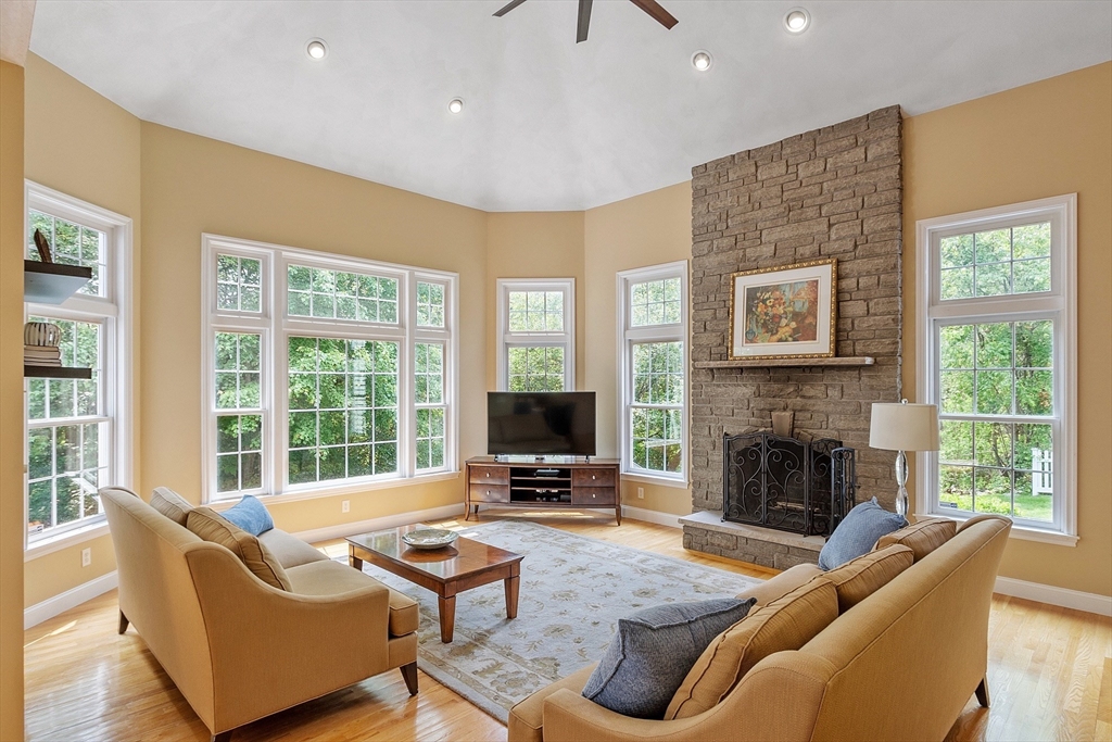 5 bed, 3 bath apartment for rent at 22 Periwinkle Way, North Andover — photo 13 of 39