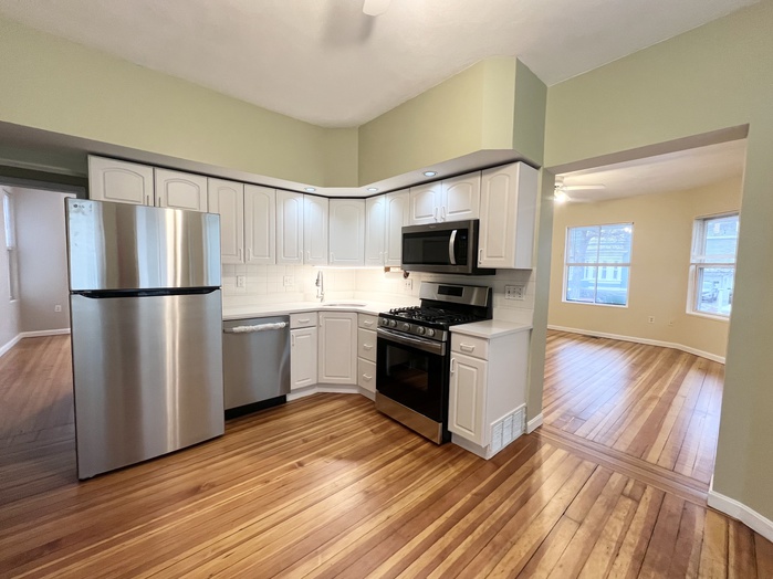 2.5 bed, 1 bath apartment for rent at 22 Pleasant Ave Unit 1, Prospect Hill — photo 1 of 11