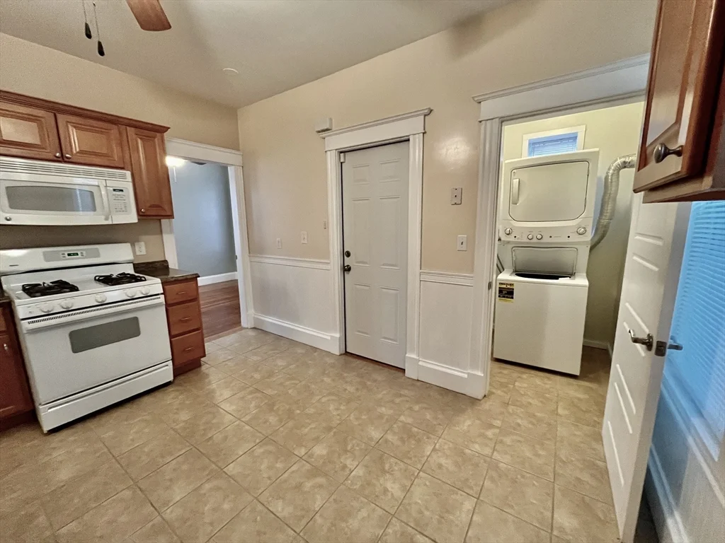 3 bed, 1 bath apartment for rent at 22 Pleasant St Unit 1, Dorchester — photo 10 of 21