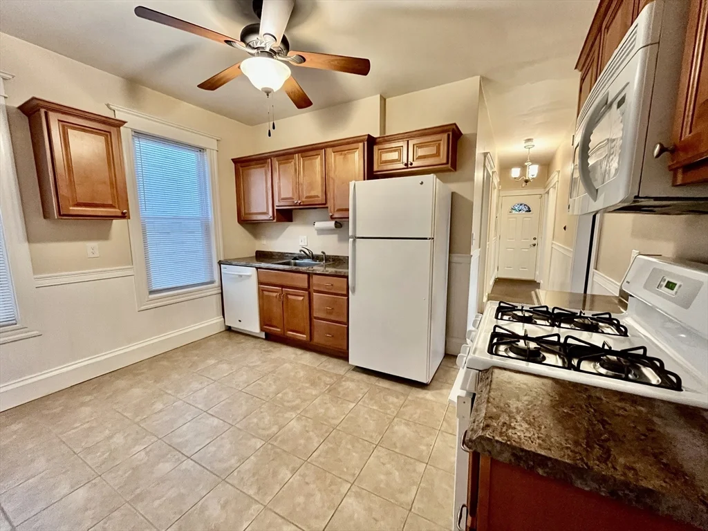 3 bed, 1 bath apartment for rent at 22 Pleasant St Unit 1, Dorchester — photo 8 of 21