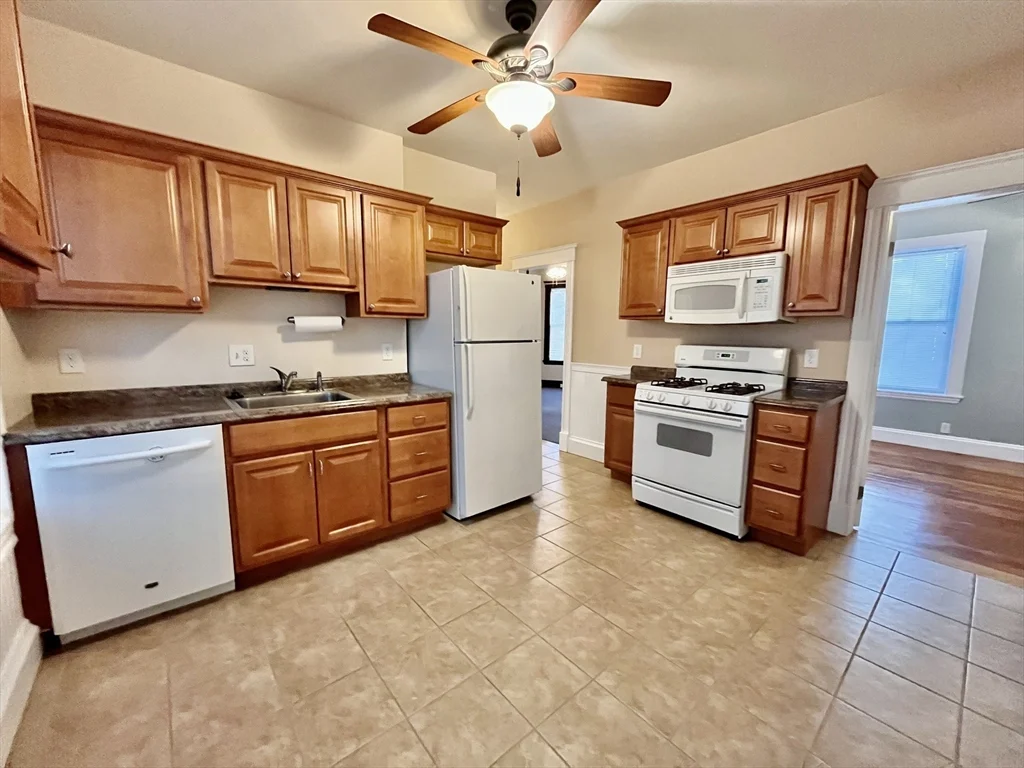 3 bed, 1 bath apartment for rent at 22 Pleasant St Unit 1, Dorchester — photo 9 of 21